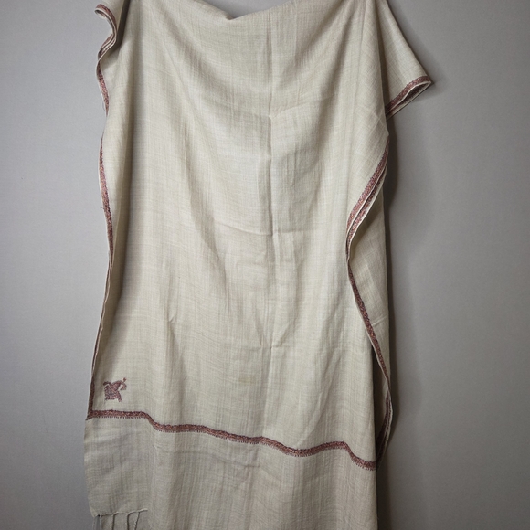 Beige Fringed Scarf with Red Embroidery - Picture 2 of 10